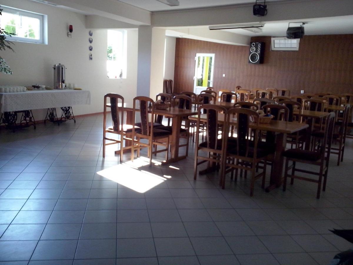 Pod Zlotym Zaglem Hotel Karwia Bagian luar foto