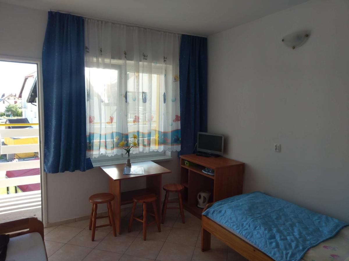 Pod Zlotym Zaglem Hotel Karwia Bagian luar foto